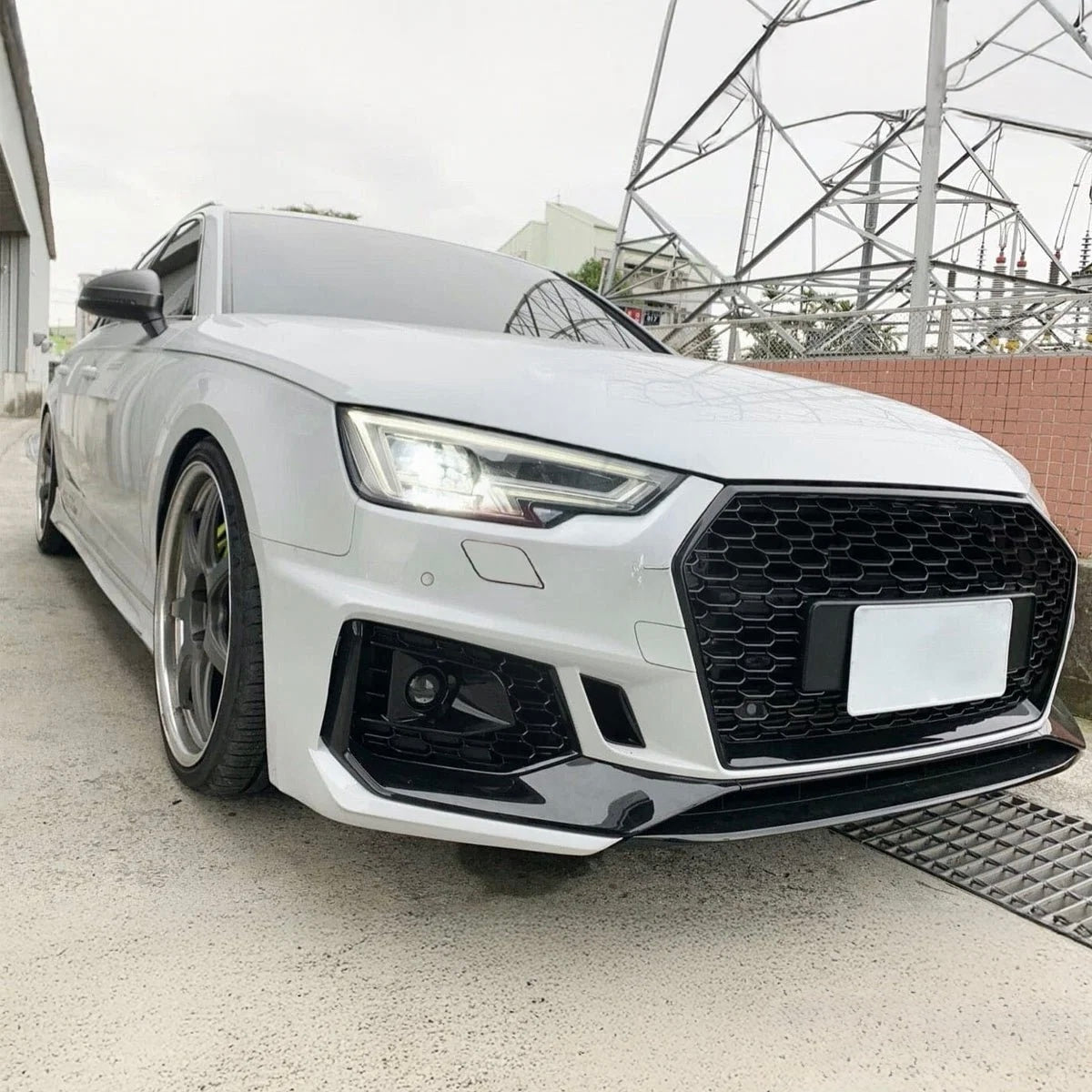 RS4 Style prednji branik za Audi A4 B9 8W 2016-2019