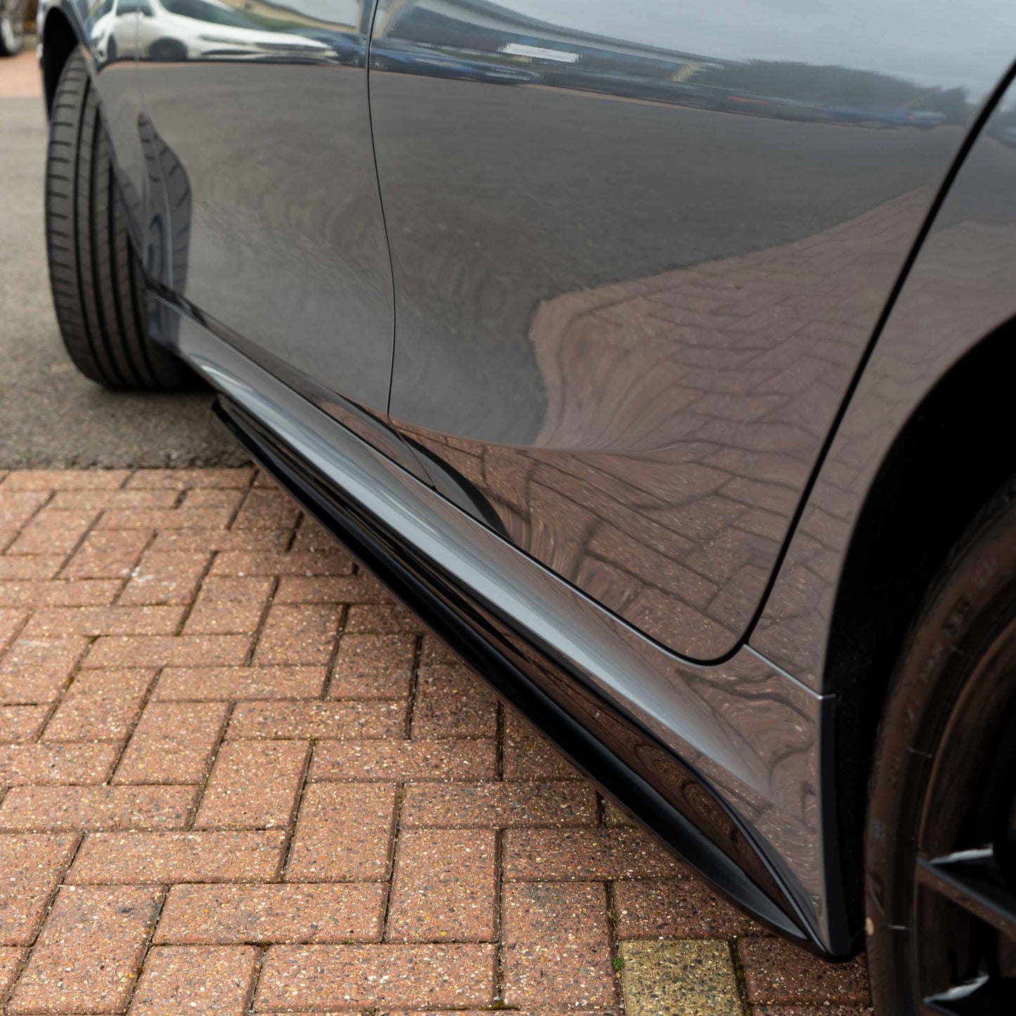 LAJSNE PRAGOVA za BMW G20 LCI G21 LCI Piano crna 2022.+